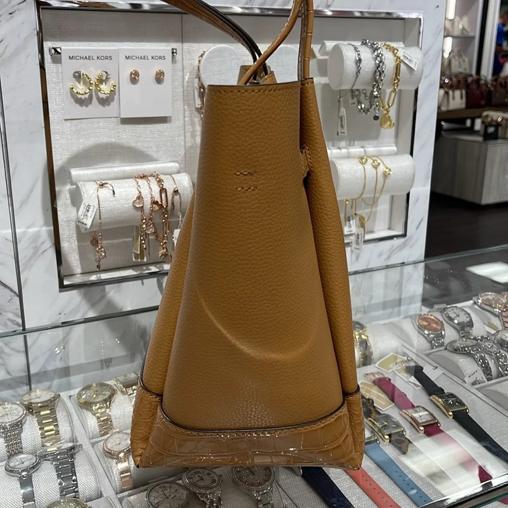MICHAEL KORS
Reed Large Leather Belted Satchel Shoulder Tote Handbag 
Deer NWT - Picture 3 of 16